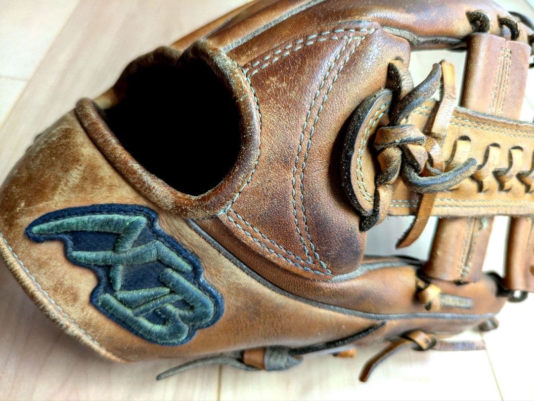 超sale!　硬式　軟式両用に購入　内野手グローブ 右 レザー　即戦力　コユニ