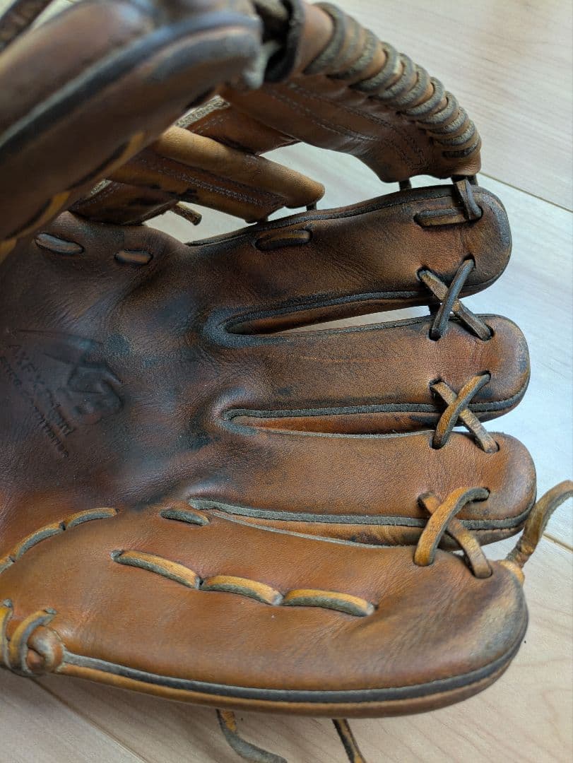 超sale!　硬式　軟式両用に購入　内野手グローブ 右 レザー　即戦力　コユニ