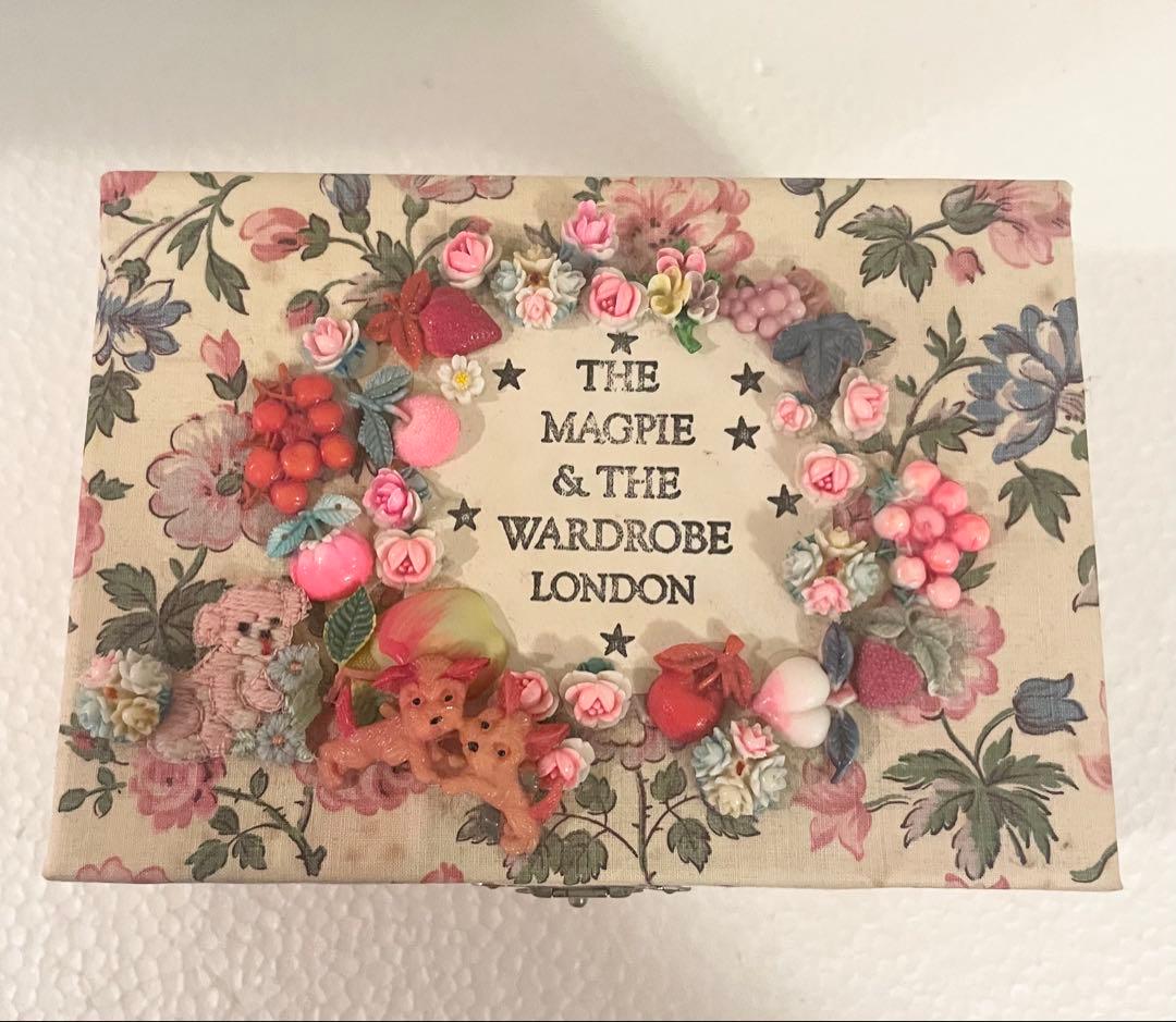 【レア】 THE MAGPIE & THE WARDROBEオルゴール付きBOX