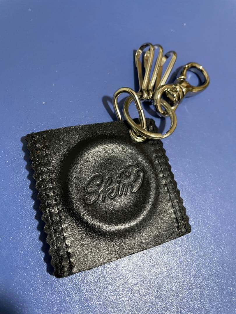 SKIN コンドームキーホルダーキーリング 新品未使用 牛革