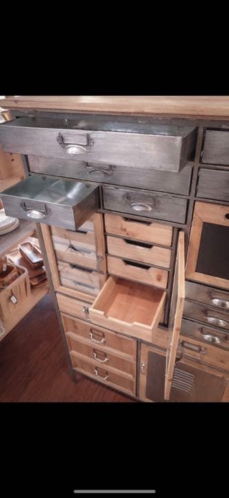 キャビネットラック　ブリキ　アンティーク調　レトロ調　棚