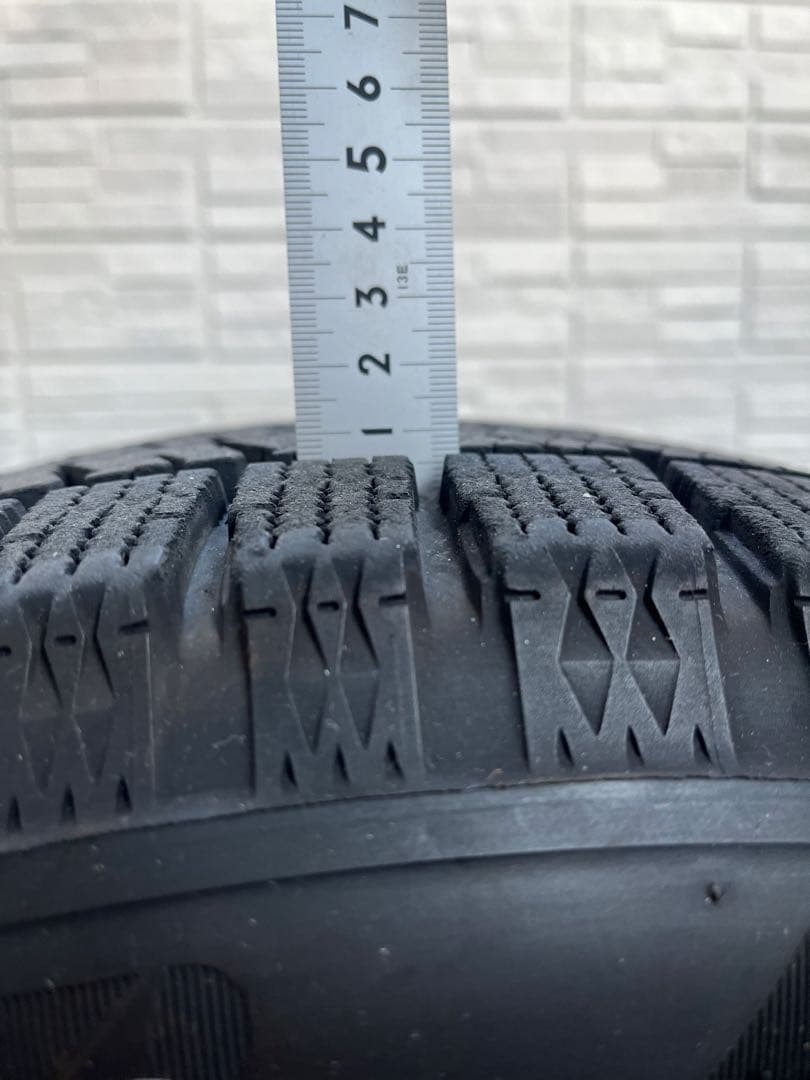 【フラワーボックス】アルファード30系 17インチ スタッドレス