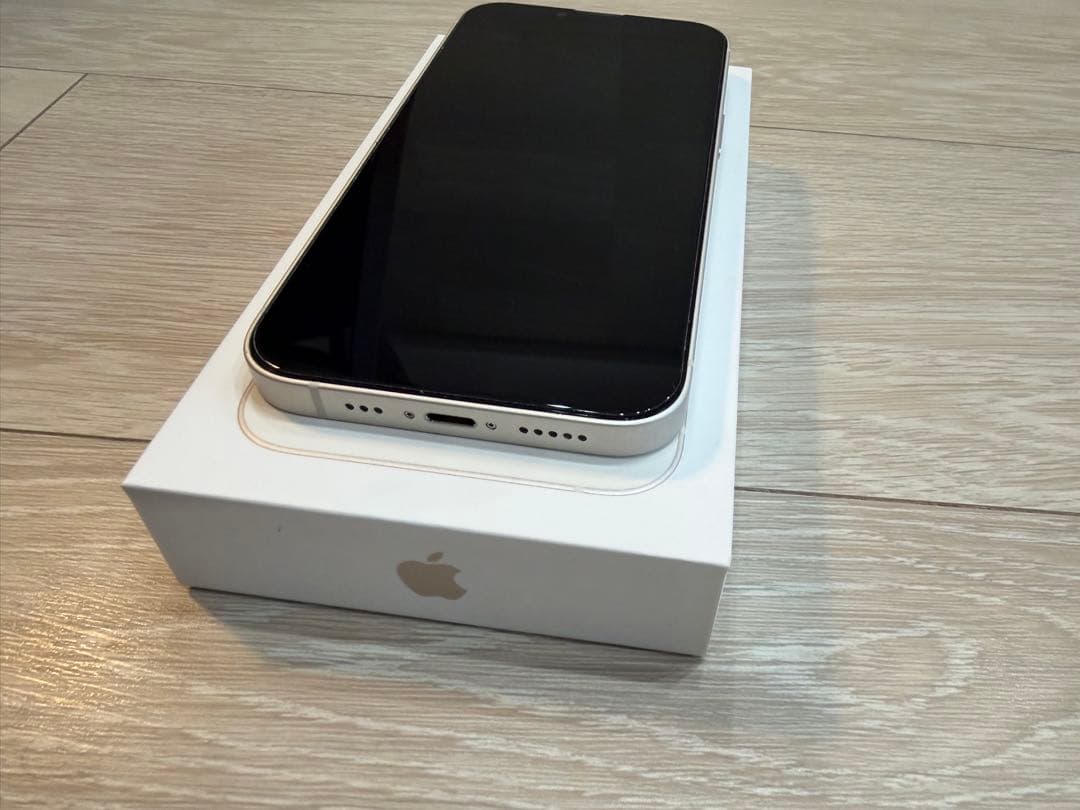 美品☆iPhone13 256GB SIMフリー☆スターライト 付属品完備