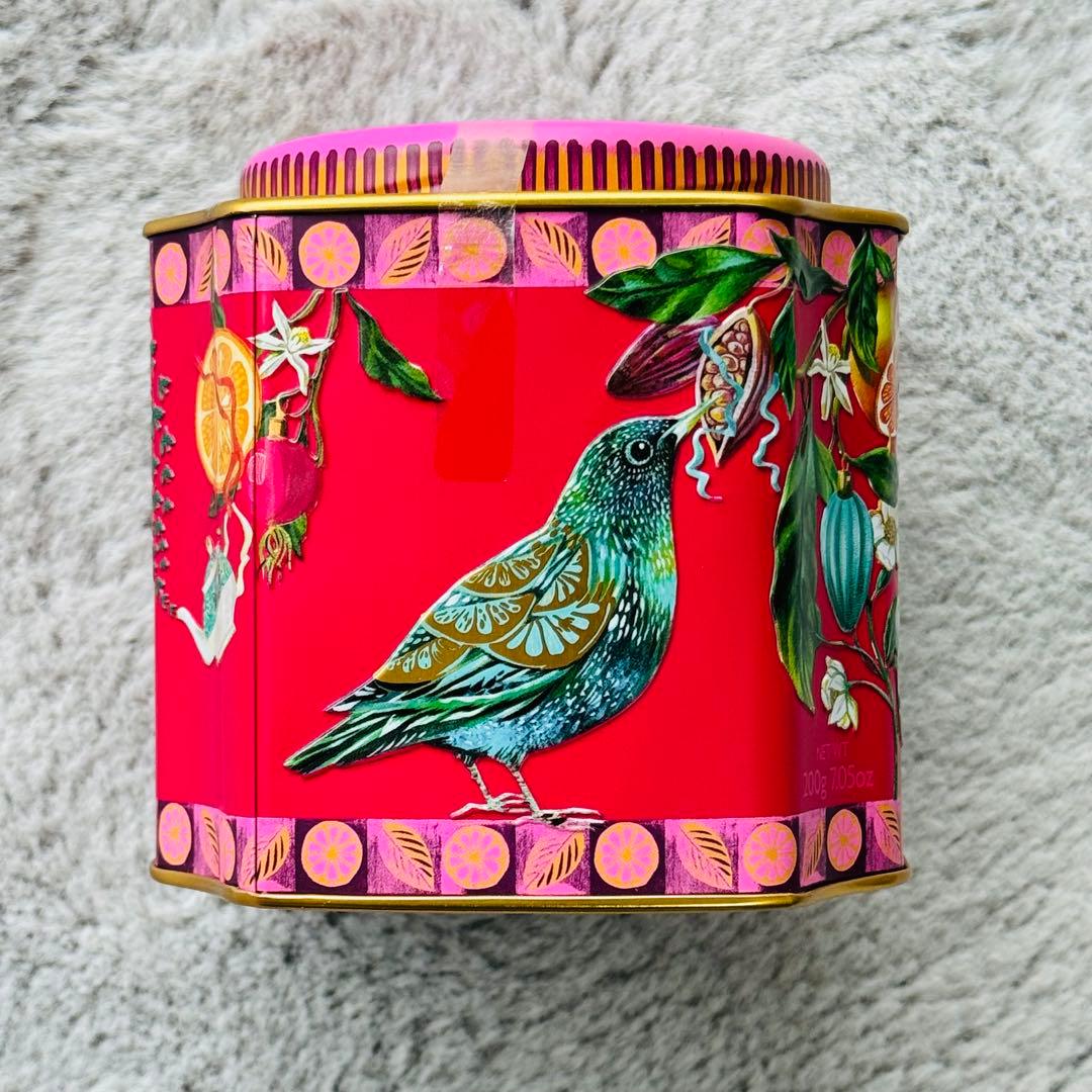 ともこ　M&SのジャムサンドとF&Mのクッキーと3点一緒