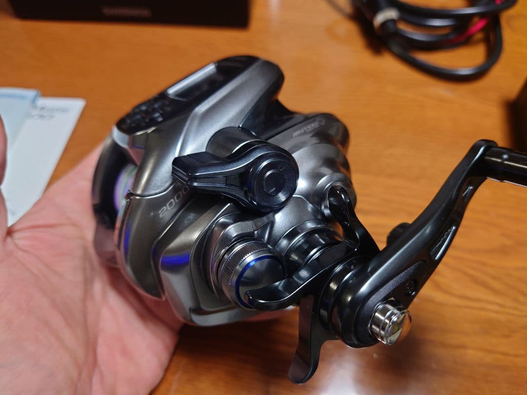 SHIMANO 24フォースマスター2000 バッテリー付き