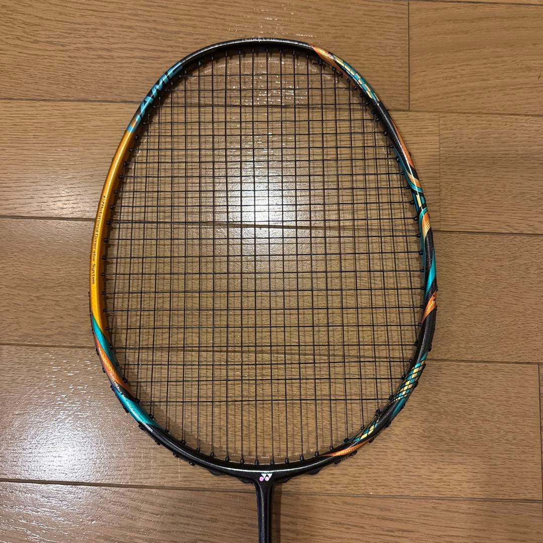 バドミントンラケット　ASTROX 88D GAME 4U5