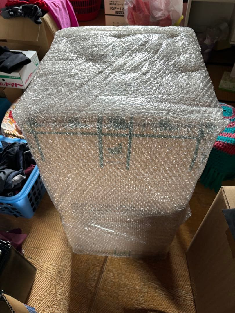 アイアンマン マーク III (ゴールデンカラー版) ホットトイズ　フィギュア