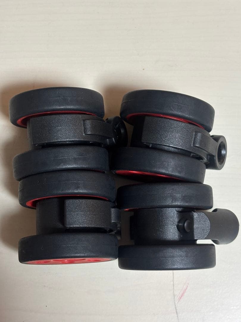 RIMOWA リモワ　カスタマイズ　 ホイール新品未使用に近い　正規品　 レッド