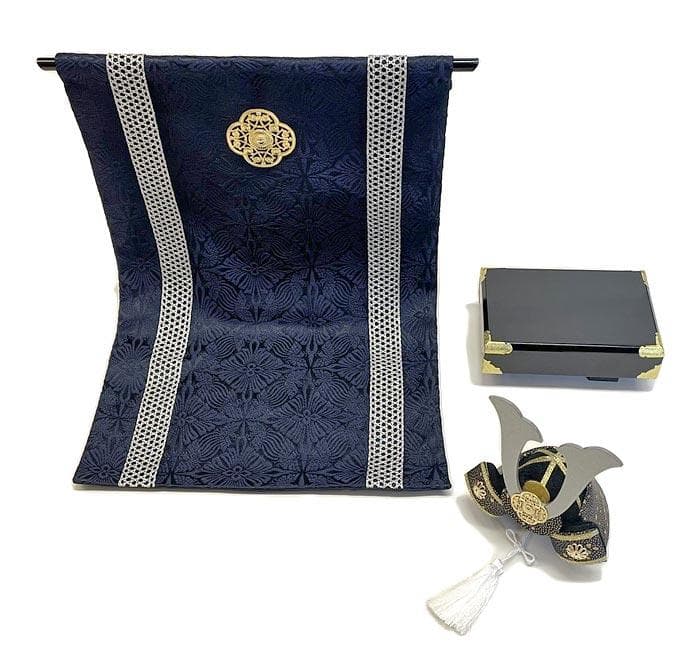 金襴銀兜　几帳付　五月人形兜飾り　端午の節句卓上飾り リュウコドウ 龍虎堂 ちり