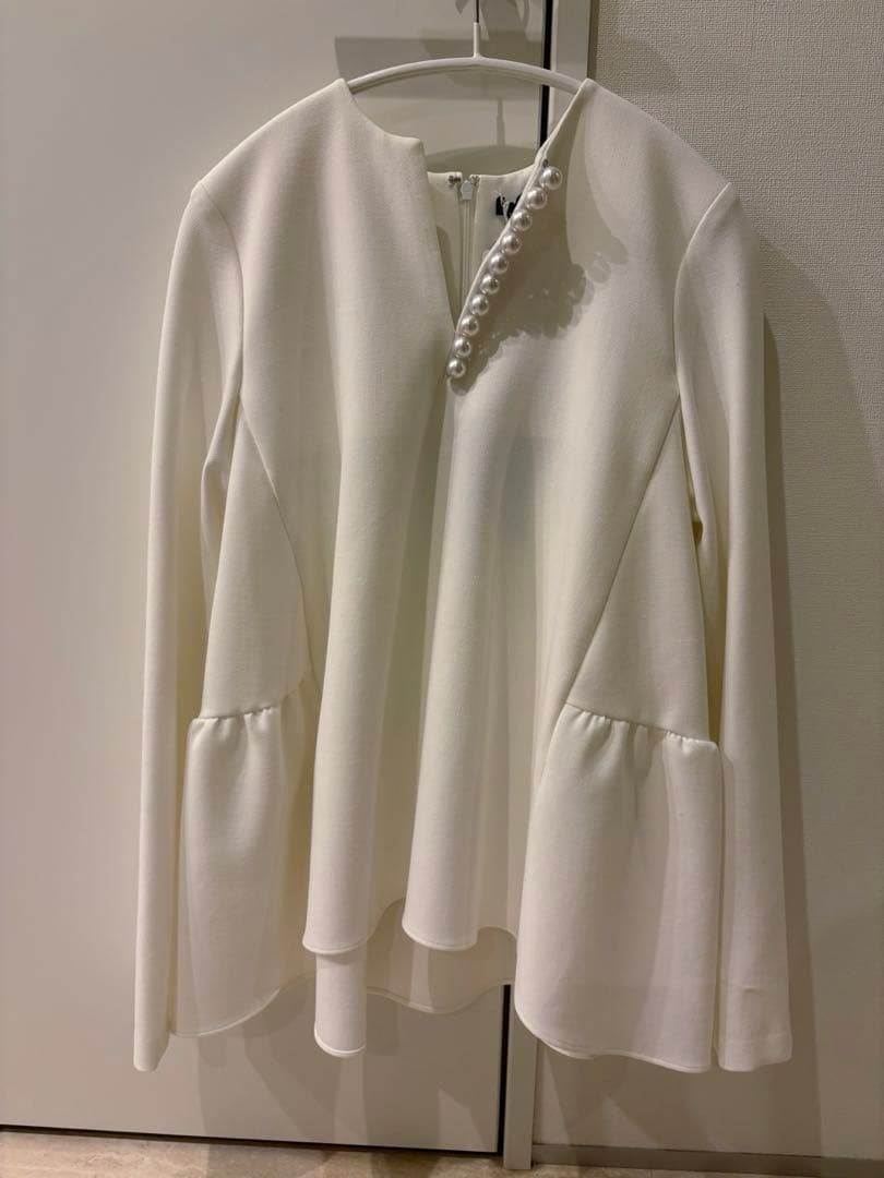 【新品】YOKO CHAN（ヨーコチャン）のパール付きブラウス　36 白