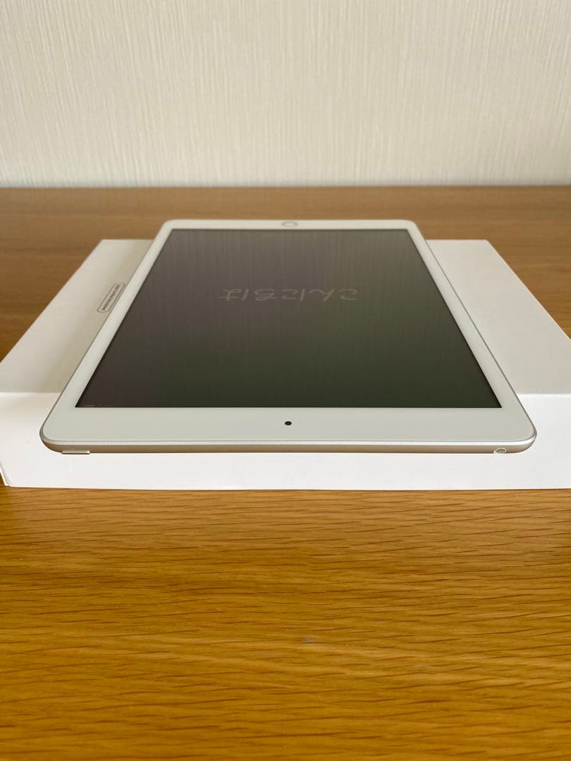 iPad 第5世代 美品　128GB iPad本体