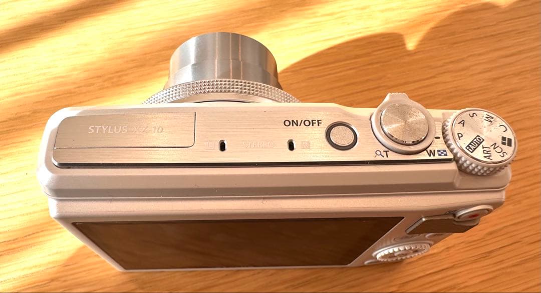 OLYMPUS Stylus xz-10 人気ホワイト