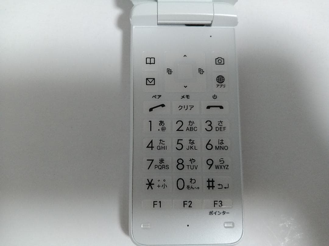 ☆ au GRATINA KYF42 ホワイト SIMロック解除済み