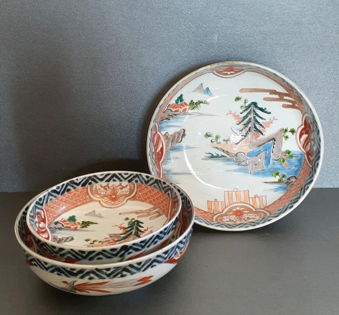 【名品】明治時代　古伊万里　金彩色絵　帆掛け舟に山水図　三重鉢　大中小　無傷！