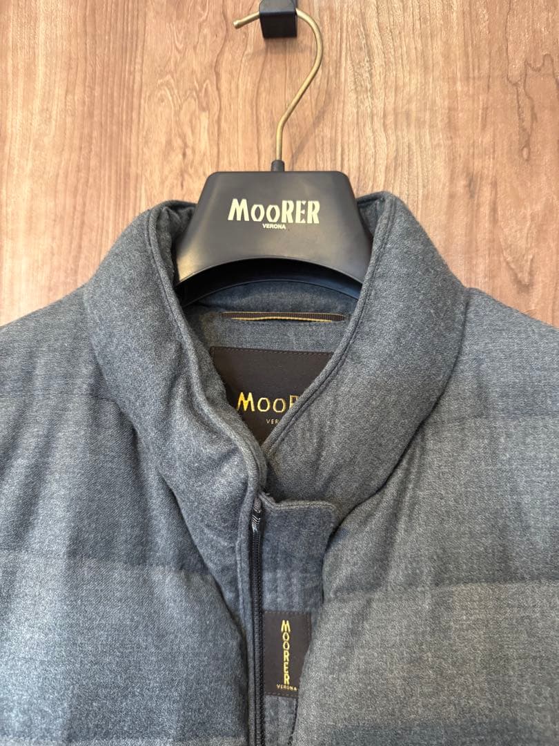 ムーレー　MOORER ダウンベスト