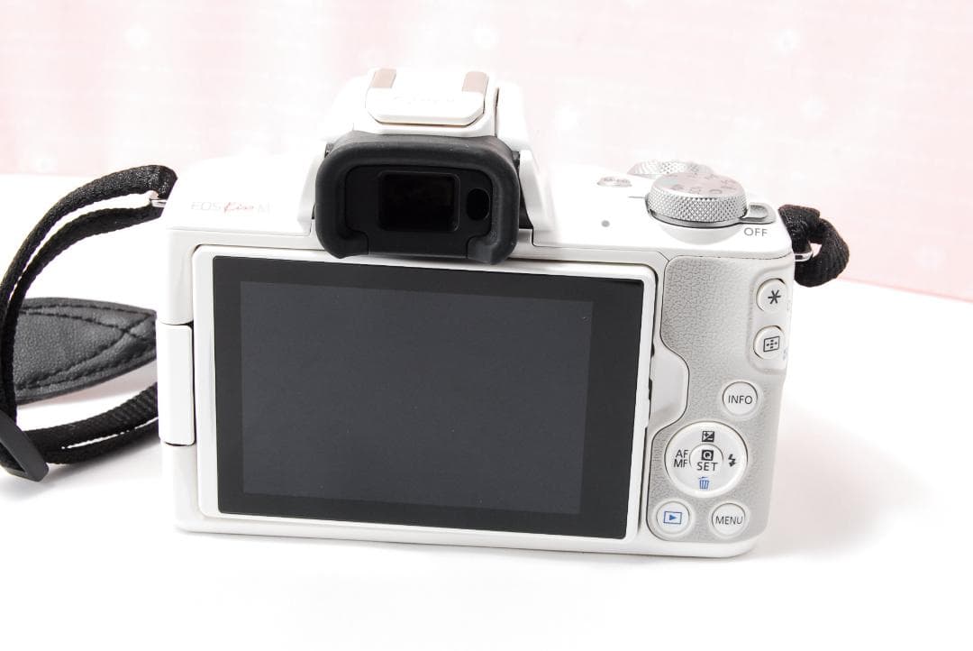 〓ミラーレス一眼レフ〓キヤノン EOS kiss M＋EF-M 15-45mm