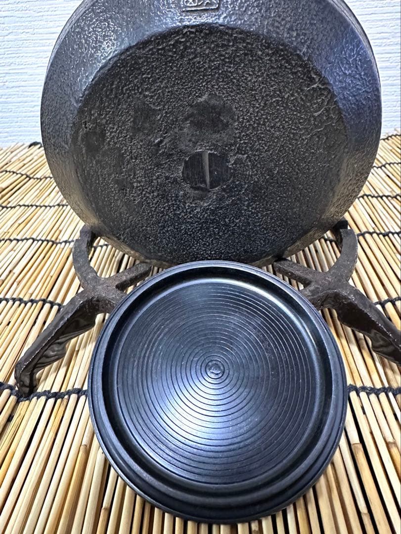 未使用品、タグ、供箱付　南部薫山工房造　面取型１０型　南部鉄瓶　南部鉄器　鉄瓶