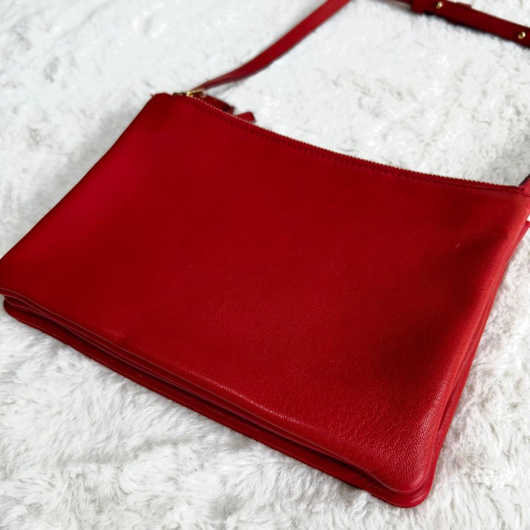 美品✨　CELINE トリオ　本革　ショルダーバッグ　旧ロゴ　赤