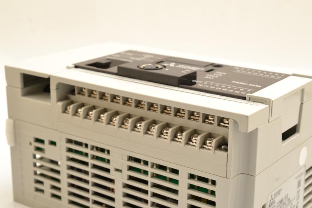 ☆美品☆三菱電機 PLC FX5U-32MR/ES シーケンサ