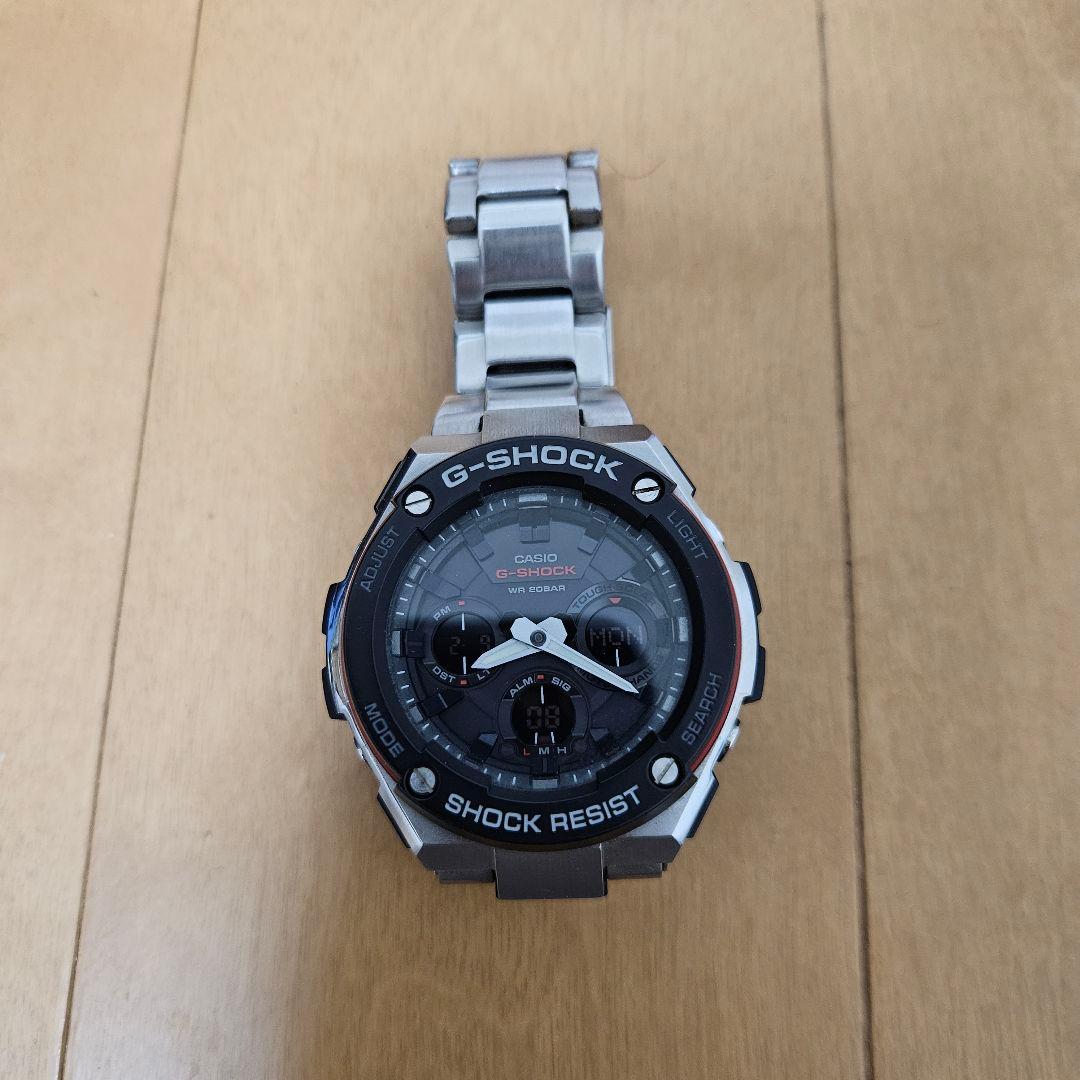 Gショック GST-W100D 電波ソーラー