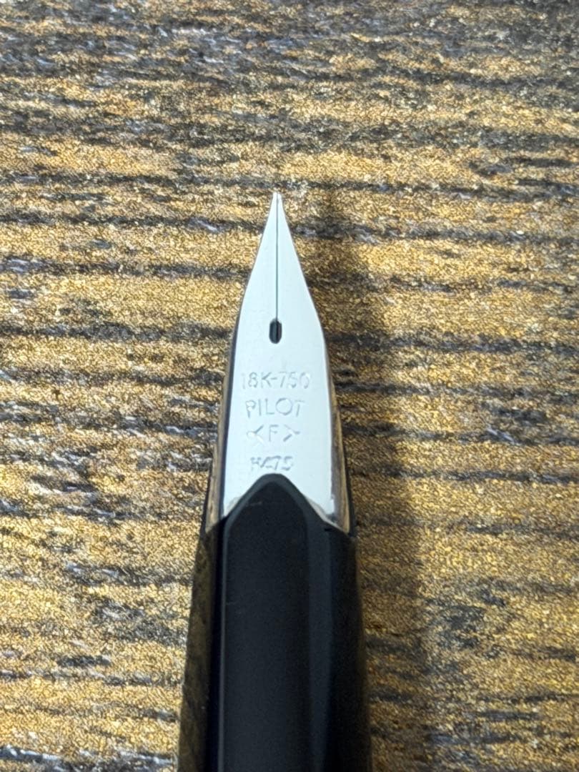 筆記確認&洗浄済　1975年製　全蝕刻　エリート　18金　F パイロット　万年筆