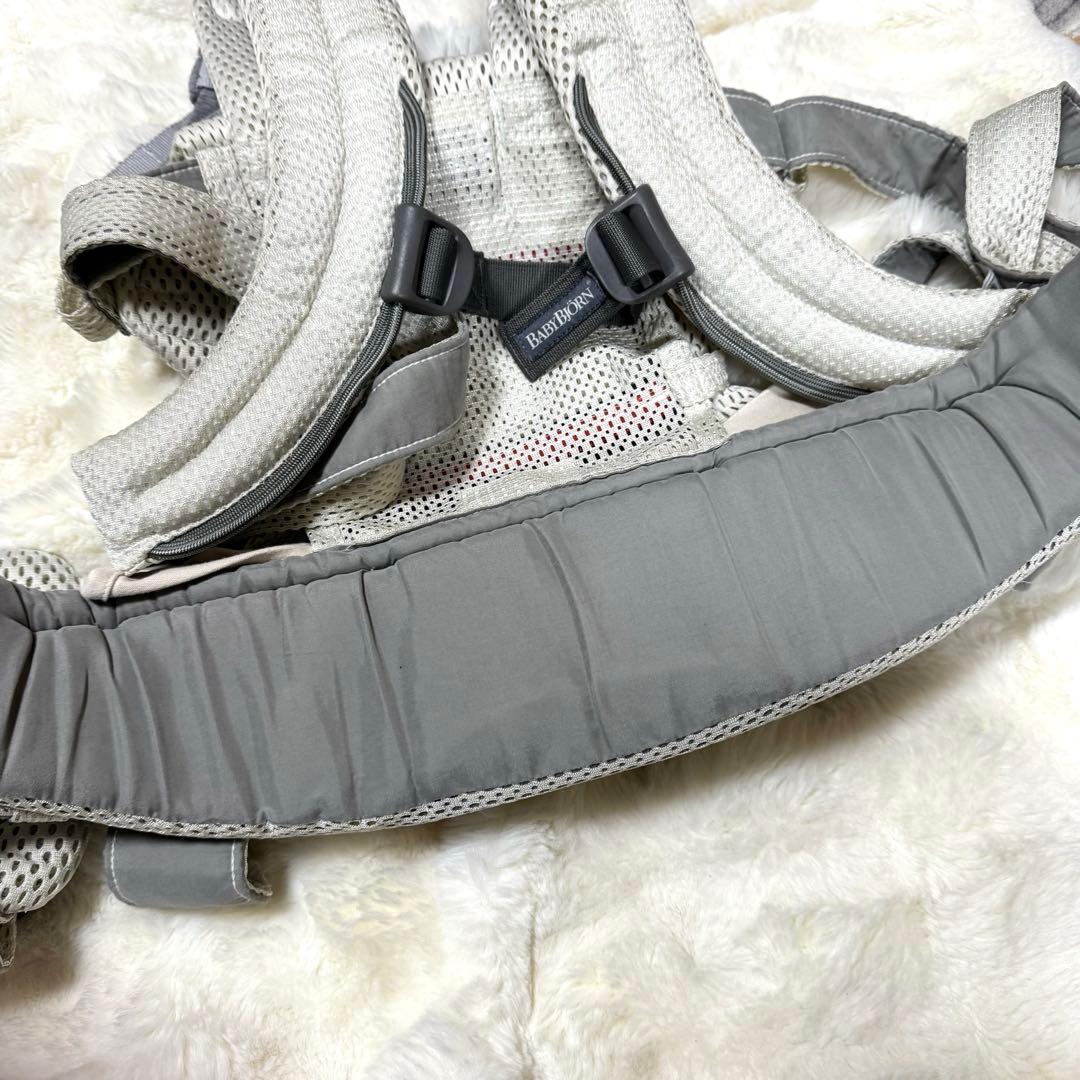 ベビービョルン　抱っこ紐　ハーモニー　メッシュ　クリーム