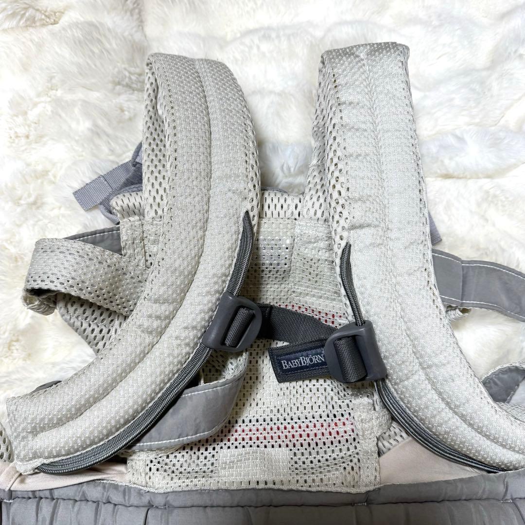 ベビービョルン　抱っこ紐　ハーモニー　メッシュ　クリーム