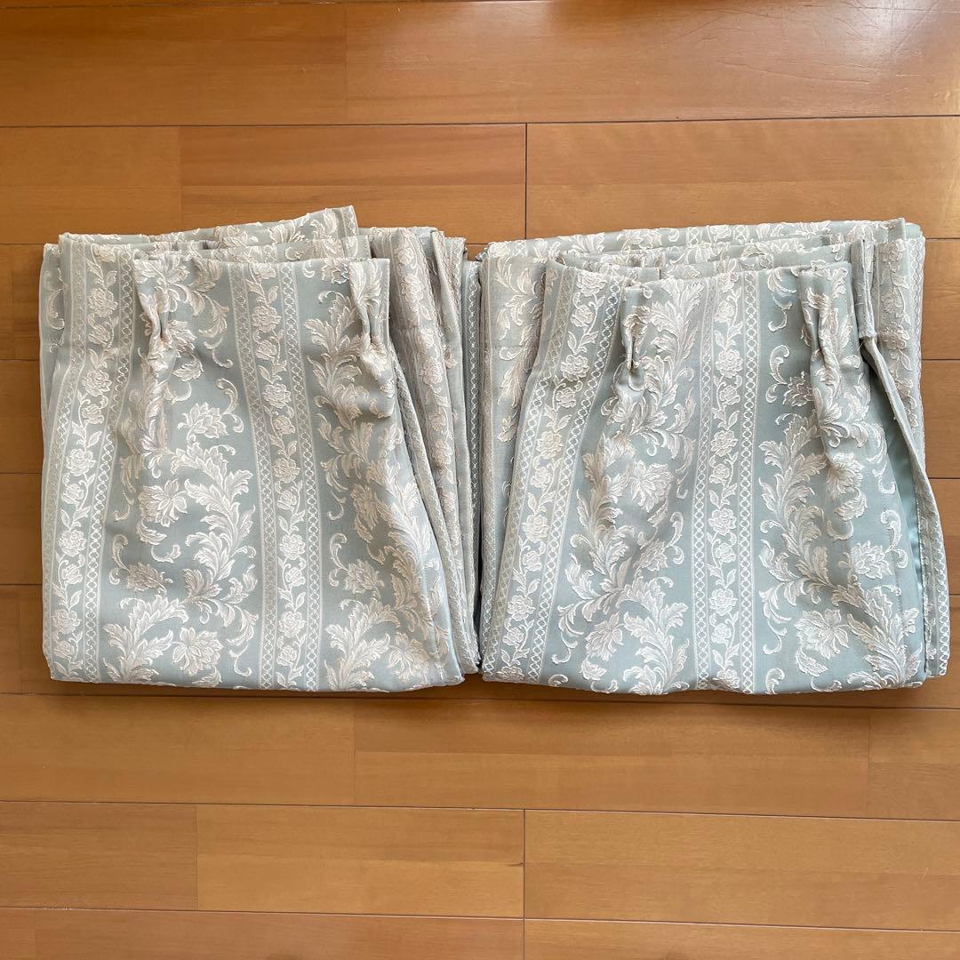 エンボス花柄グレー系ドレープカーテン150x100cm 2セット