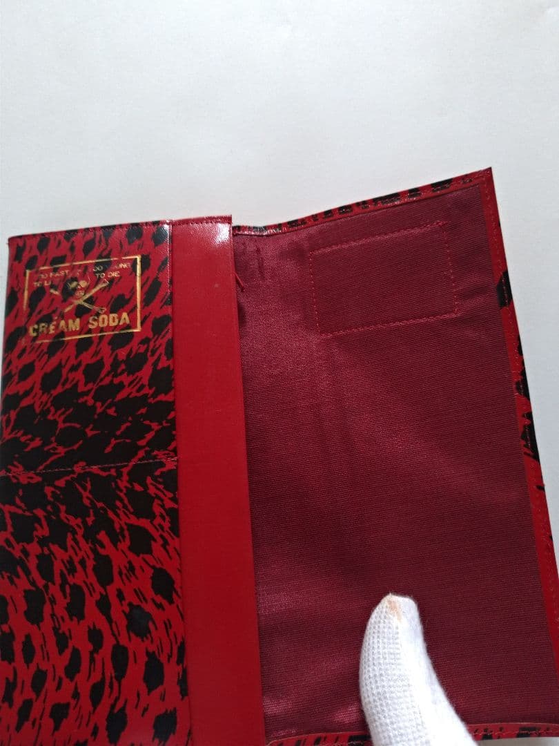 希少1,980年CREAM SODAの未使用財布