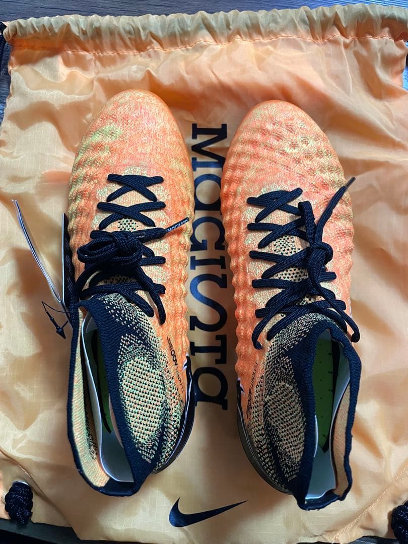 【値下げ】【新品未使用】ナイキ マジスタ オブラ 2 FG 24cm