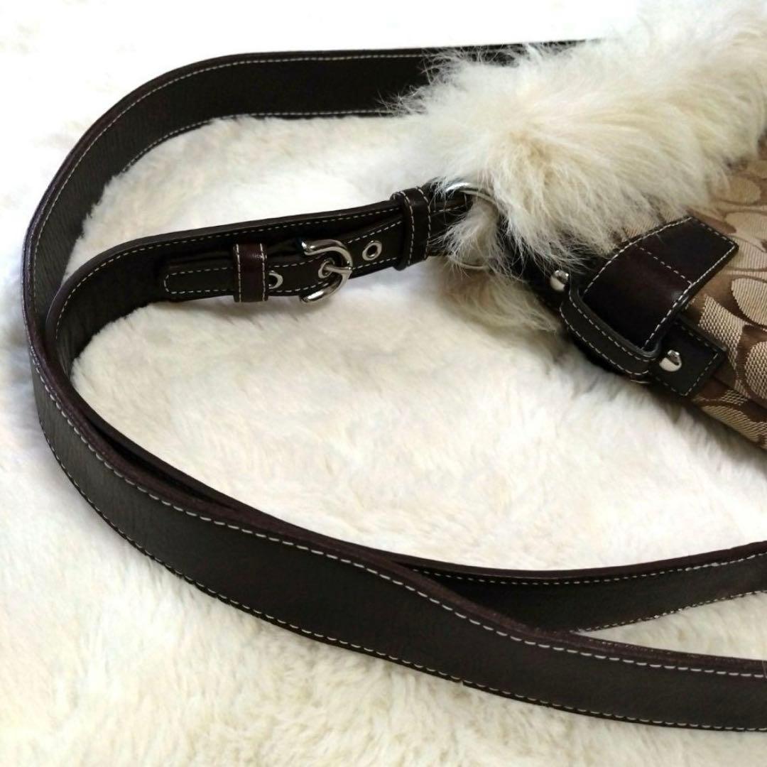 COACH シグネチャー キャンバス ファー付きショルダーバッグ