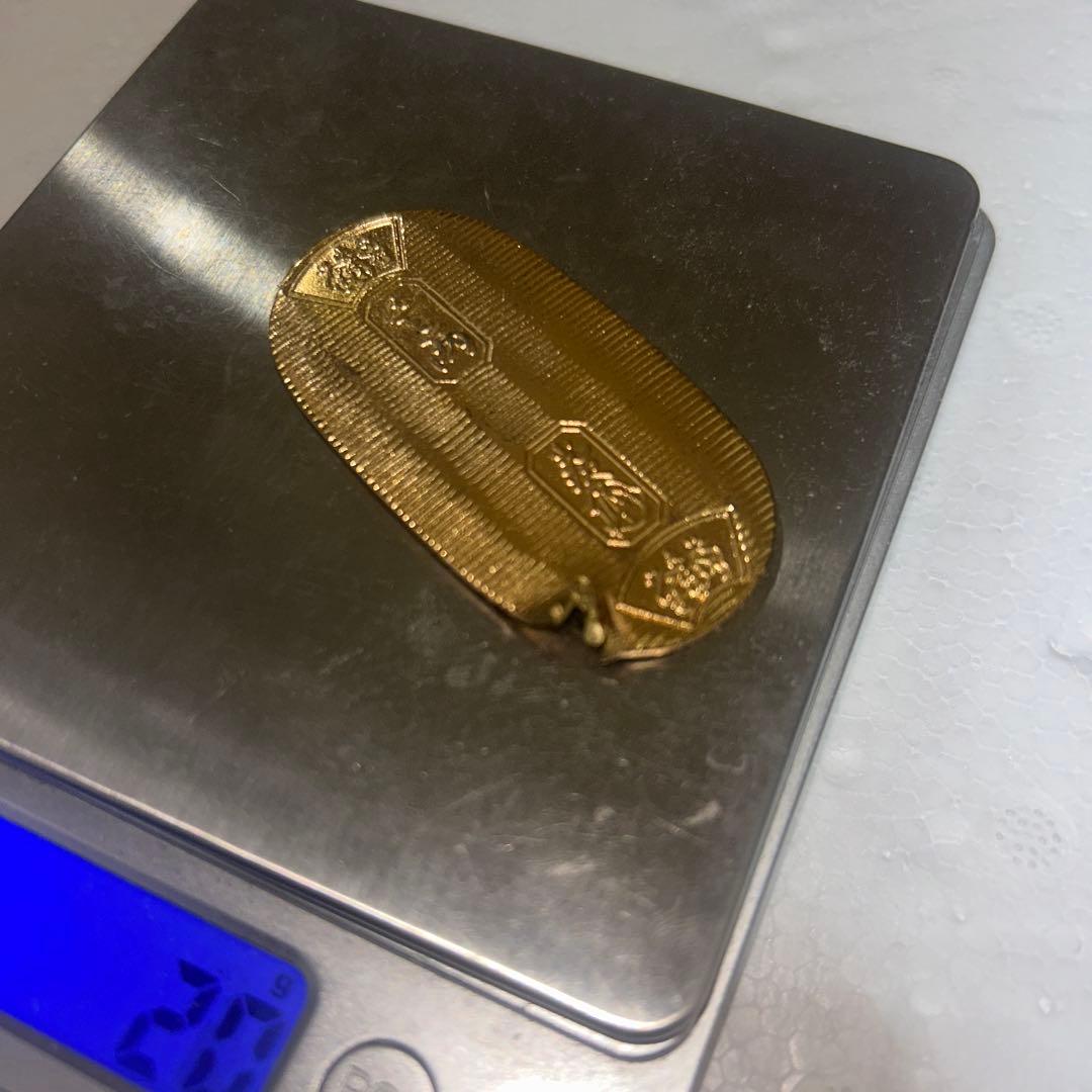 金色模様入りコレクションアイテム 約10cm 22g,21g 2個