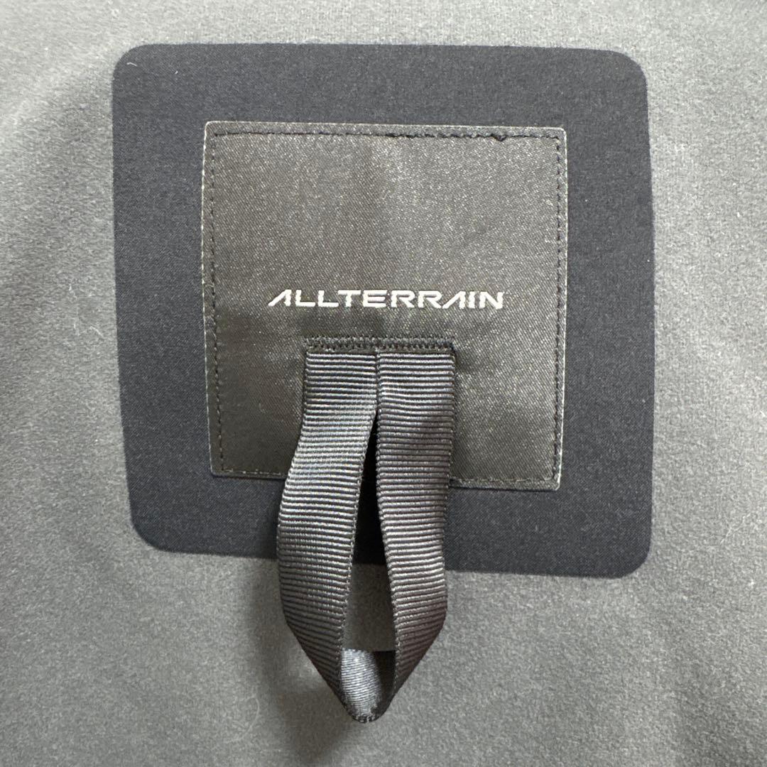 DESCENTE ALLTERRAIN ソフトシェルジャケット “CREAS”