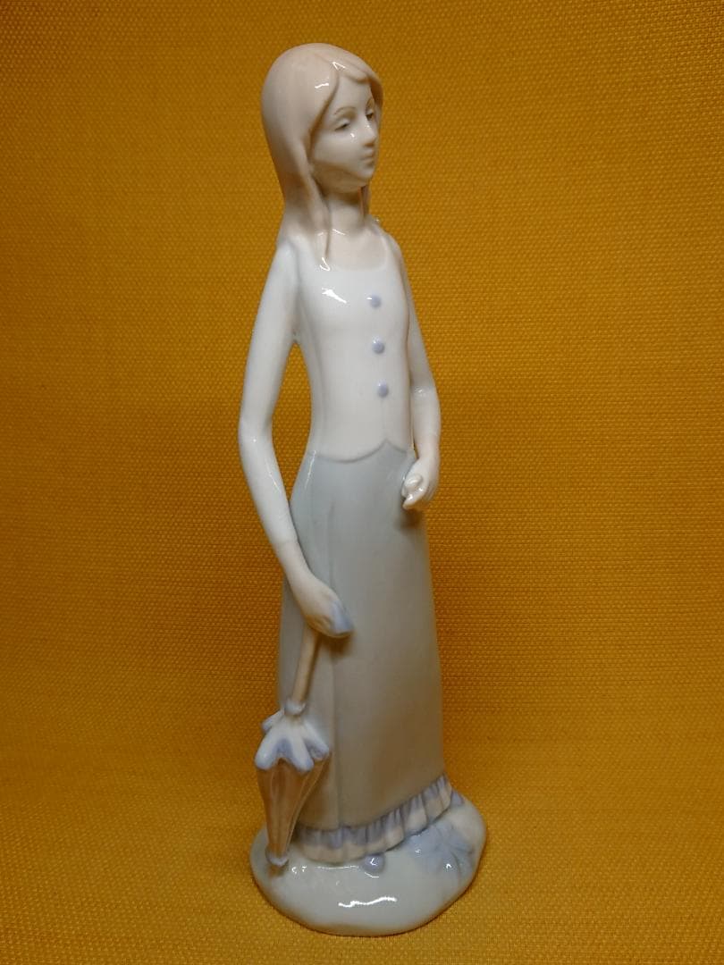 【美品】人形　陶器　オブジェ　置物　インテリア　工芸品　美術品　A1418