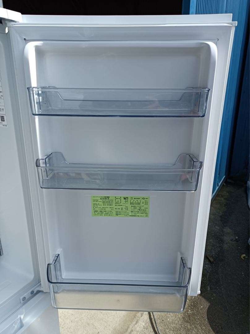 八5123【送料込み】シャープ　2022年製　冷蔵庫　179L