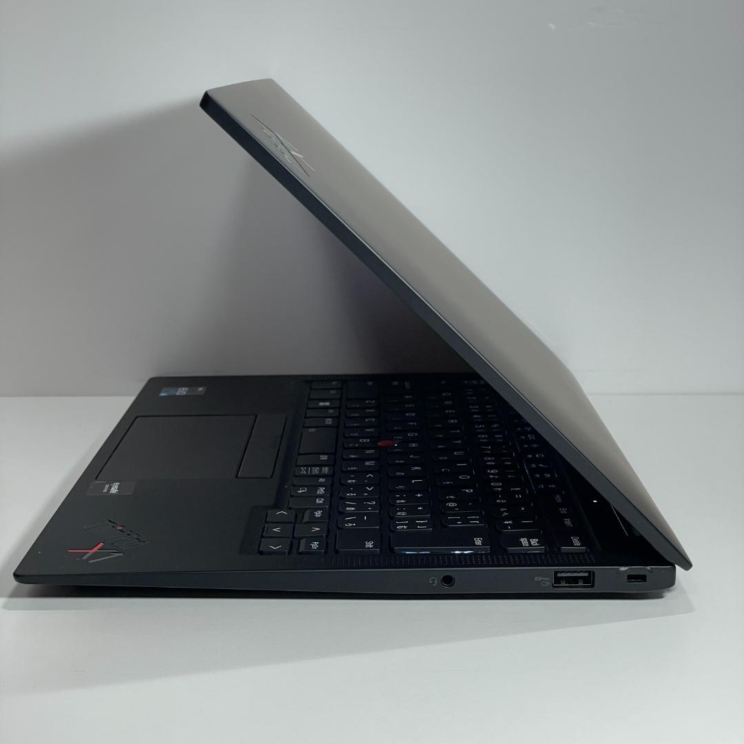 第12世代i5 ThinkPad X1 Carbon Gen10 バッテリー◎