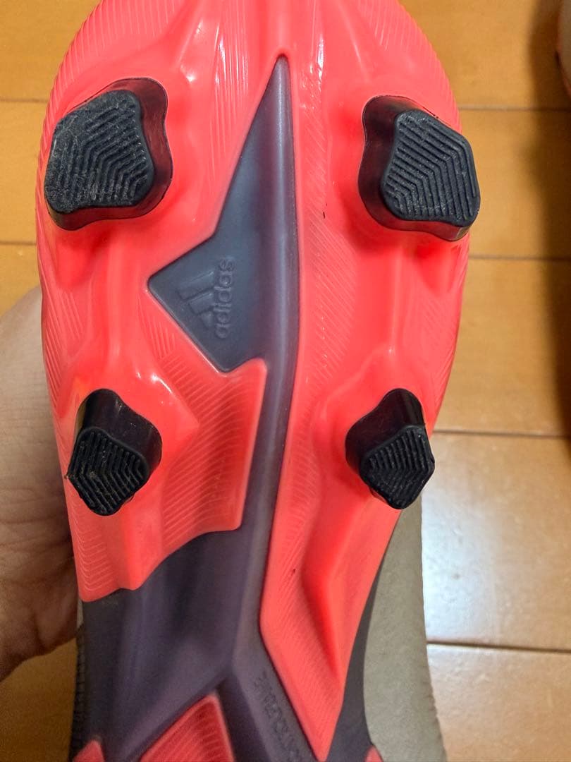 プレデター ELITE HG/AG ジャパン　27.5㌢