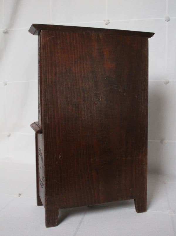 フランス アンティーク 古い木製のブルターニュ家具 ドール用家具 キャビネット