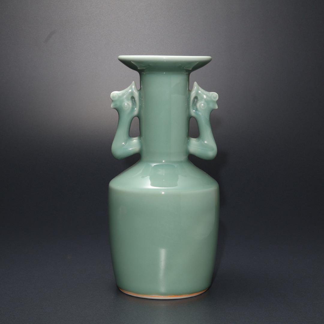 青磁耳付花瓶　小笠原長春　鍋島焼　共箱　高さ28cm R1669ラ3