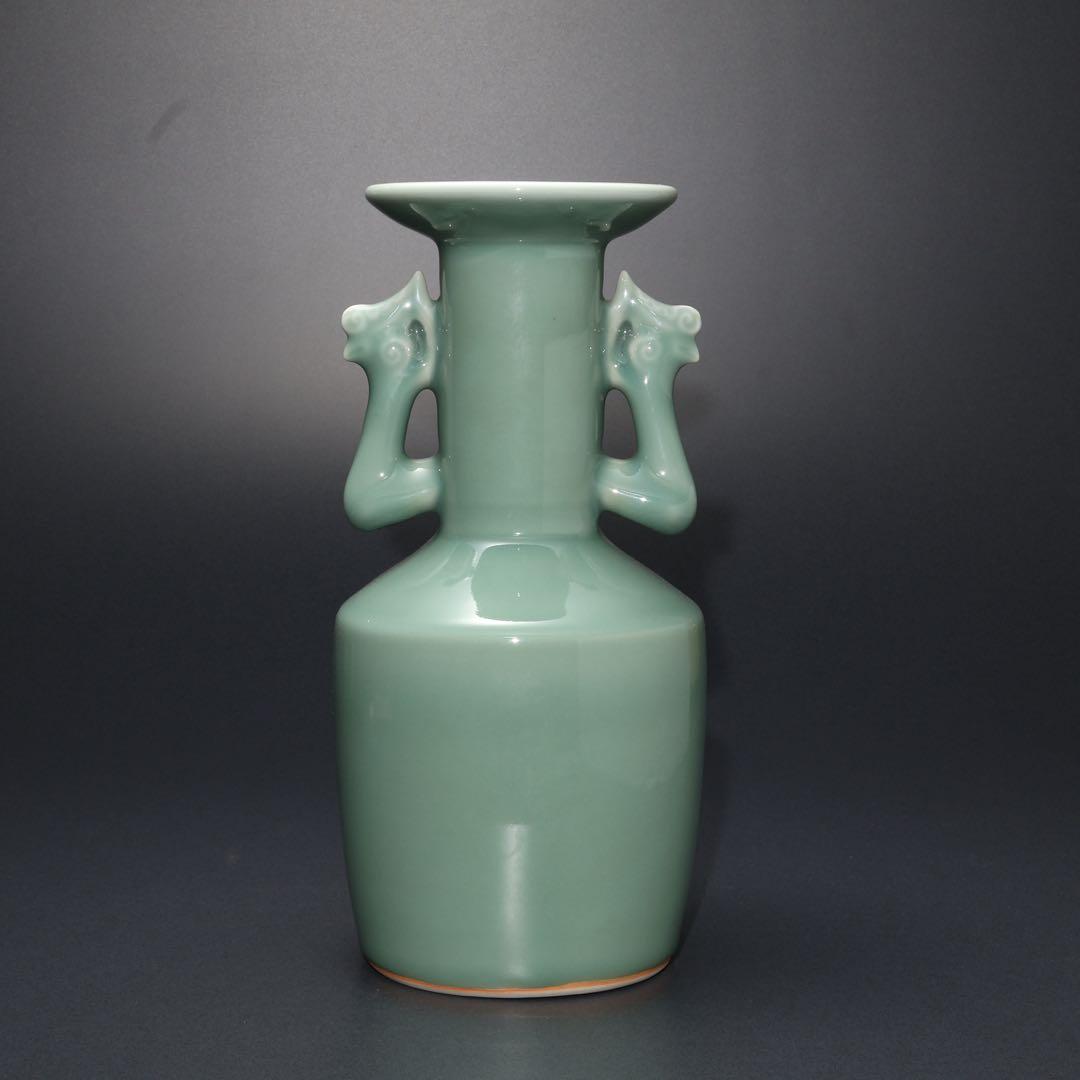 青磁耳付花瓶　小笠原長春　鍋島焼　共箱　高さ28cm R1669ラ3