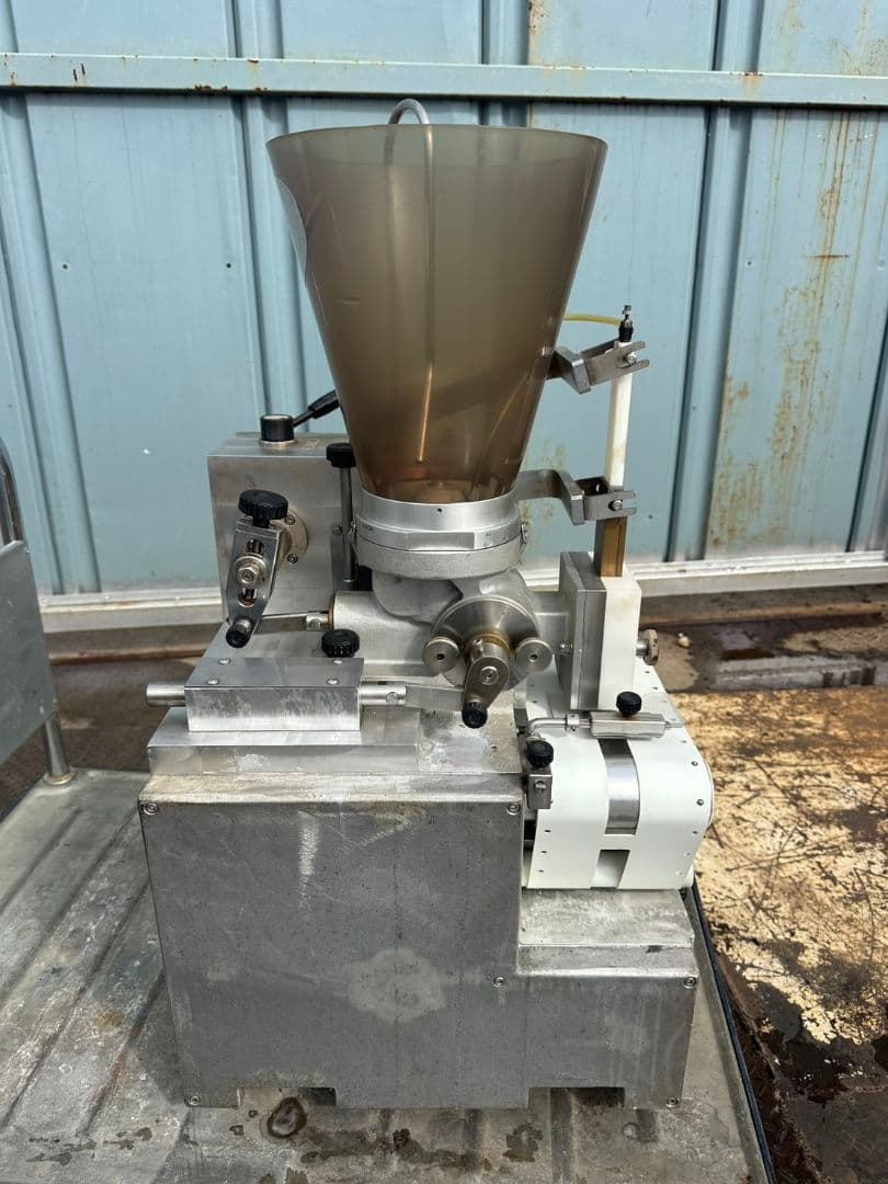 トーセー工業卓上型餃子成形機　NS-21　使用頻度小　中古美品