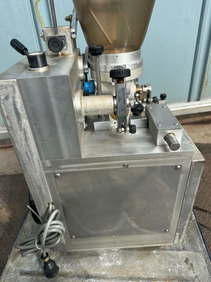 トーセー工業卓上型餃子成形機　NS-21　使用頻度小　中古美品