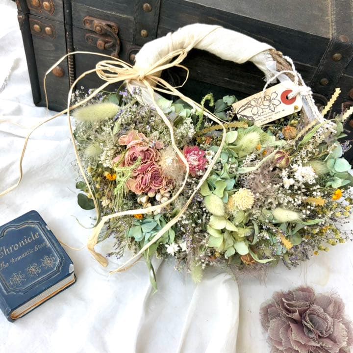 花々の可憐リース