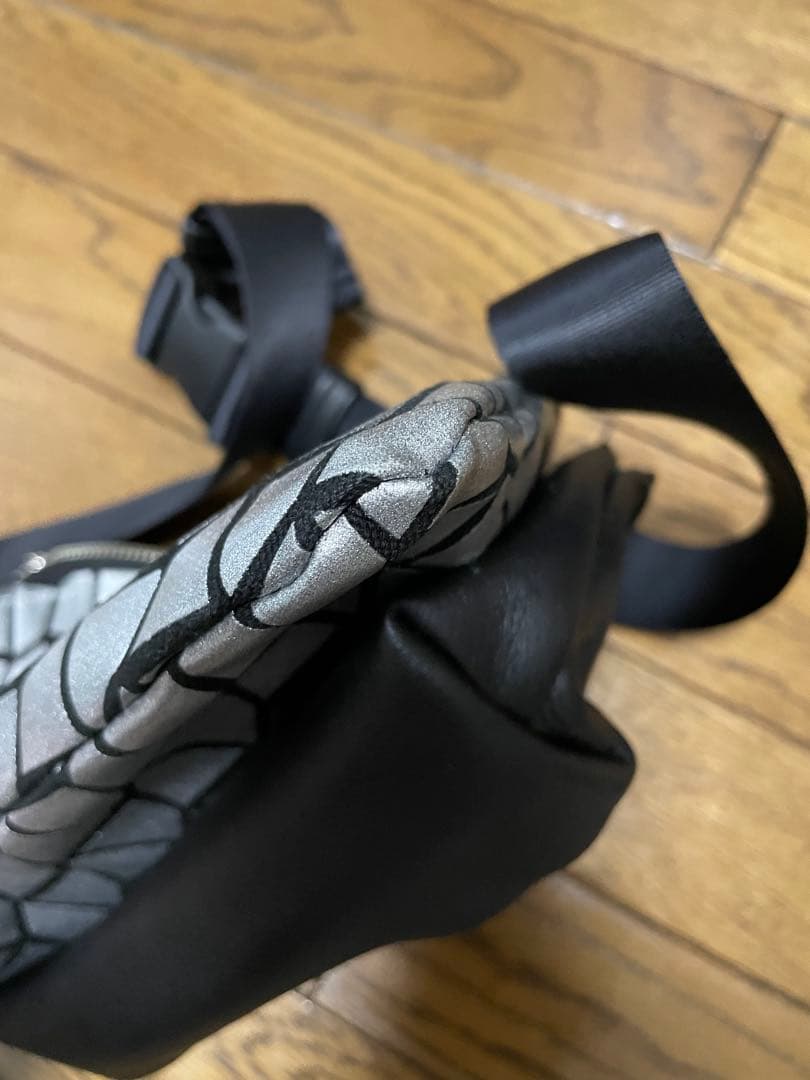 chi.wata ボディバッグ　黒&シルバー