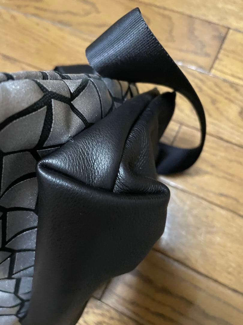 chi.wata ボディバッグ　黒&シルバー