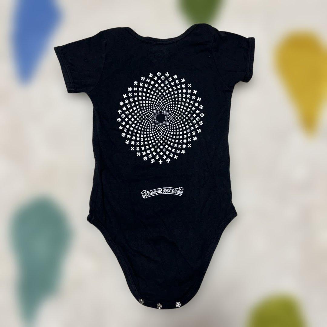 ★*★様 クロムハーツ　黒ロンパース CHロゴ スパイラル模様