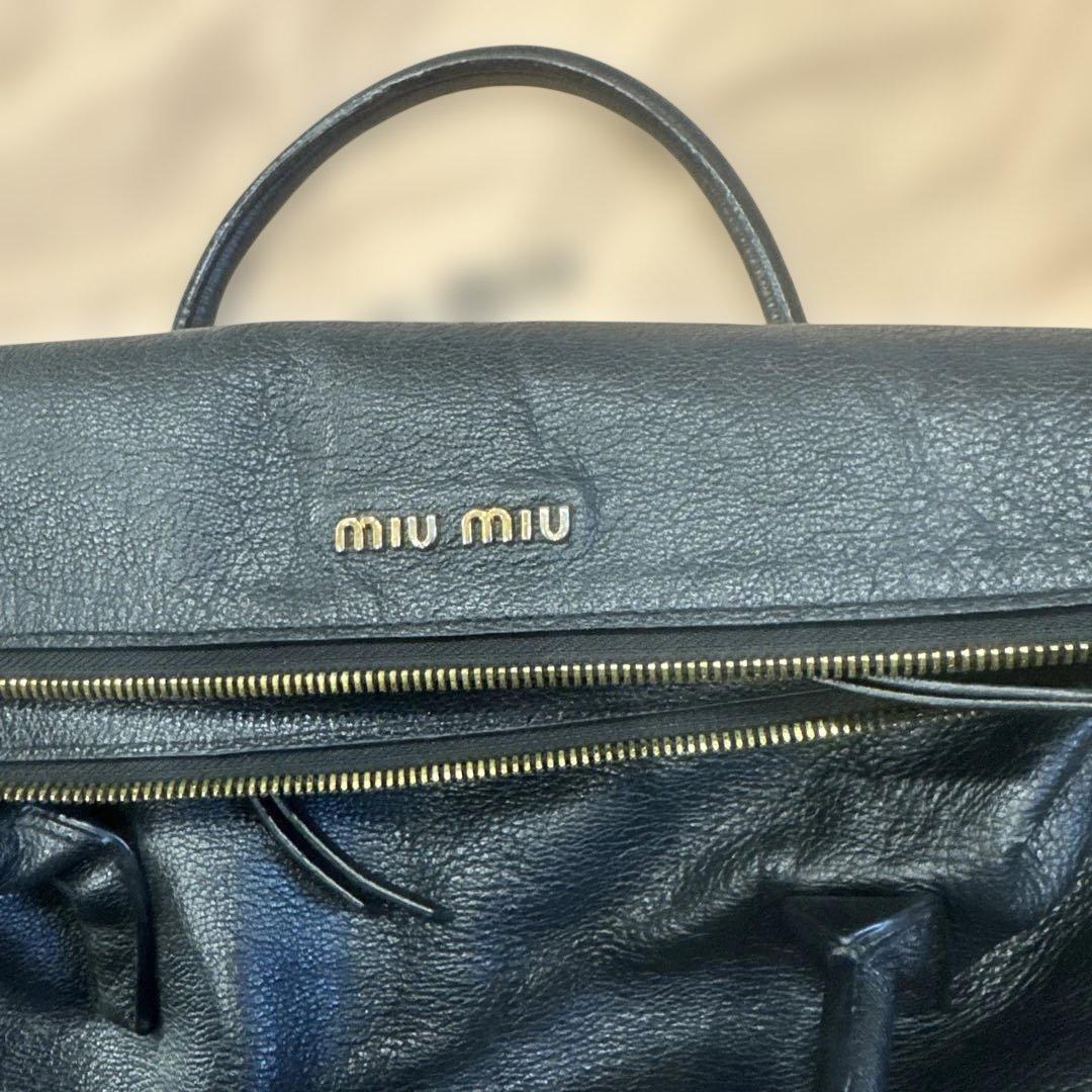 MIU MIU ブラックレザー ショルダーバッグ