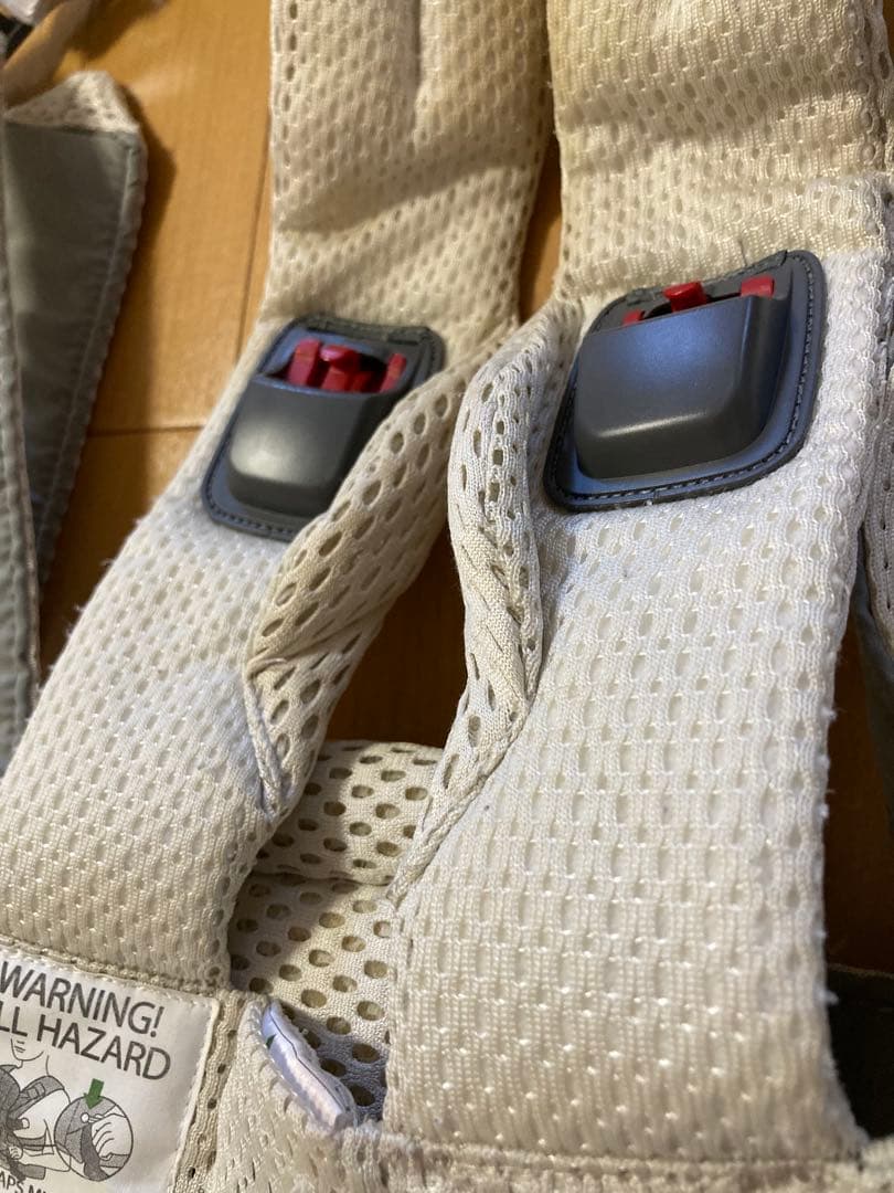 最上級モデル　ベビービョルン　抱っこ紐　ハーモニー　クリーム