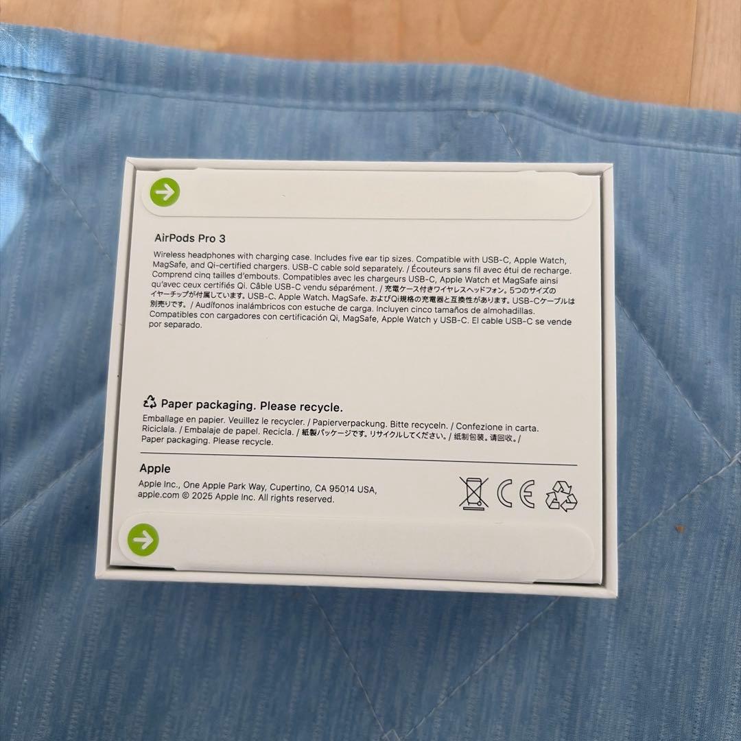 Apple AirPods Pro 3 本体 充電ケース付き