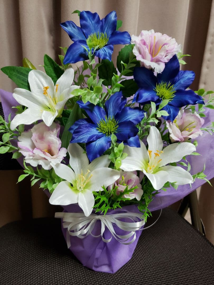 仏花　御供え花　造花　クレマチス、百合、トルコキキョウアレンジ